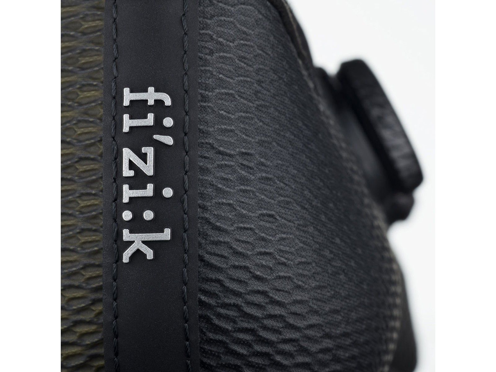 Велотуфли Fizik VENTO STABILITA Carbon (36, Черный/желтый)