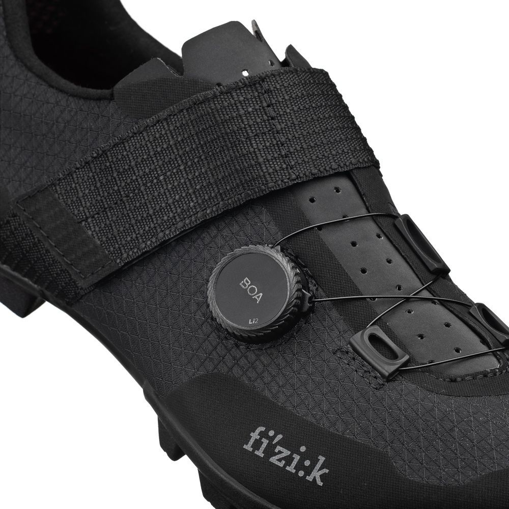Велотуфли MTB Fizik VENTO FEROX CARBON (37,5, Черный)